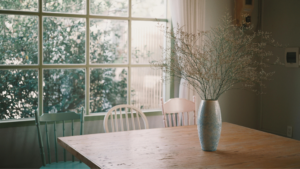 木製家具の日焼け補修とコーティング｜美しさを長持ちさせる方法