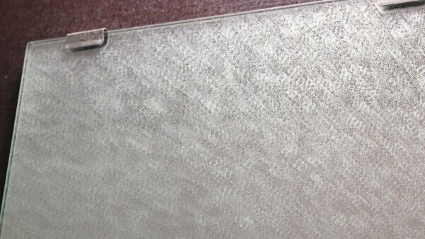 水垢は汚れではなく“層”です