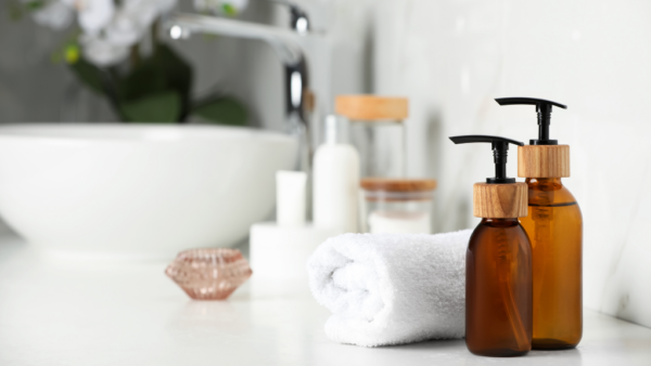 【洗面台のシミ対策】ヘアカラー飛び・整髪料汚れを防ぐ！水回りを清潔に保つコーティング術【郡山市】