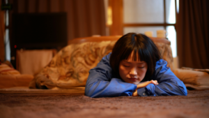 春にこたつを片付けたら床に四角い跡…ホットカーペットのベタつき・跡残りを防ぐ方法【郡山市】