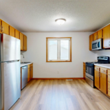 “そこだけ黒い”の正体は？冷蔵庫下の床汚れ対策【郡山市】