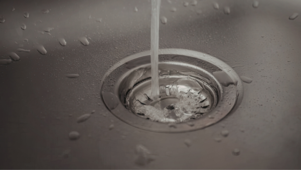 シンクの錆び・くすみを一掃！梅雨前にやるべき「キッチンコーティング」の驚きの効果