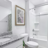 “白いモヤ”の正体は？浴室鏡のくもり・ウロコ戻り対策【郡山市】