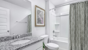 “白いモヤ”の正体は?浴室鏡のくもり・ウロコ戻り対策【郡山市】